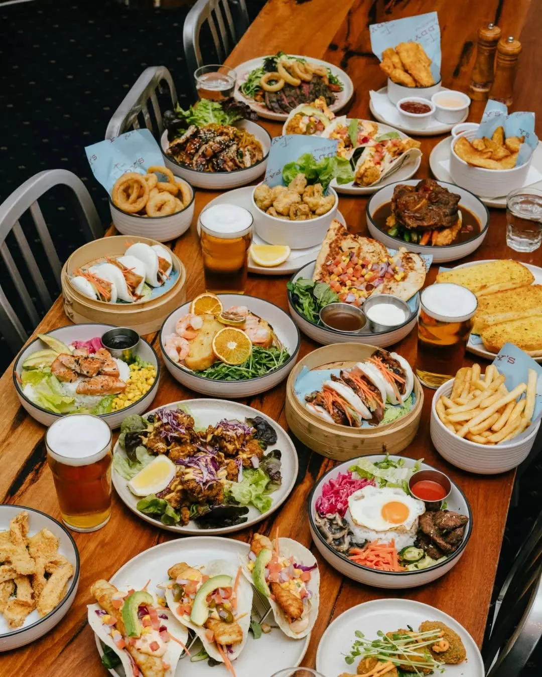 Pub classics done right, six days a week at Paddy&rsquo;s ✨

From your go-to favourites to an always-changing menu showcasing some of the best food in Kal, there&rsquo;s always something new to dig into. For bookings head to the link in our bio!