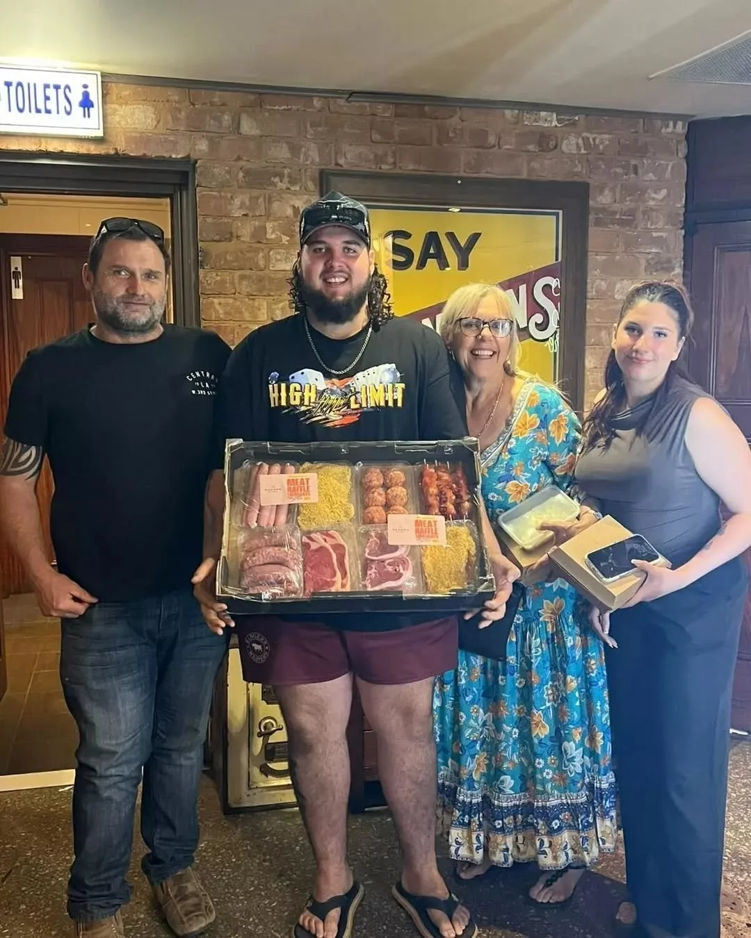 Get your Meat Raffle ticket between 6pm-8pm on Thursdays with any main meal purchase to be in the running to win&nbsp;a $100 Meat Pack from local legends Piccadilly Butchers&nbsp;🥩

For bookings at Paddy's head to the link in our bio.