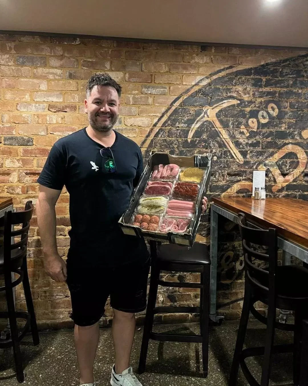 Thursday tradition done right 🥩 Grab any main meal and score a ticket in our weekly meat raffle!

Tickets available between 6 and 8pm with the raffle drawn at 8pm, the winner takes home a $100 meat pack from local legends Piccadilly Butchers.