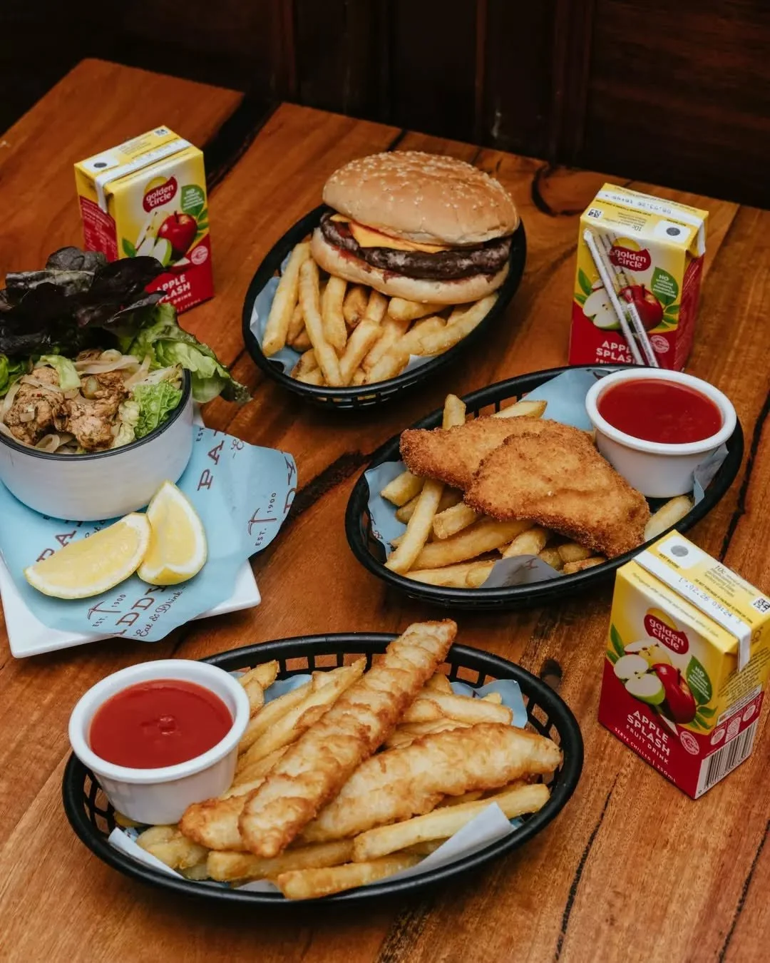 Good food for all ages is what we&rsquo;re about at Paddy's, kids meals that hit the spot while you tuck into your pub favourites!

Grab the family and head down to Paddy&rsquo;s tonight.