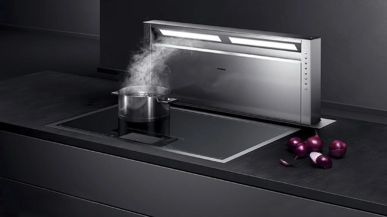 THE INDUCTION COOKTOP