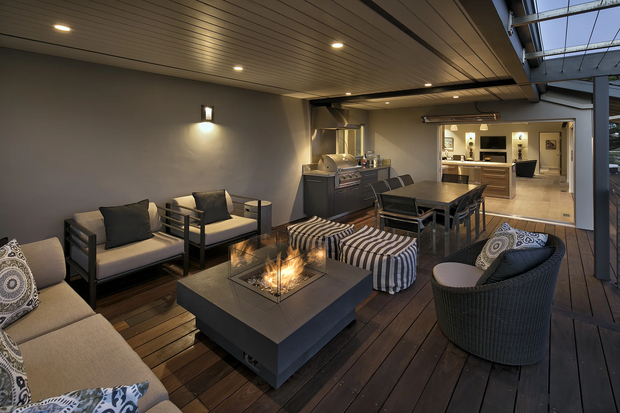 Outdoor Seating_web.jpg