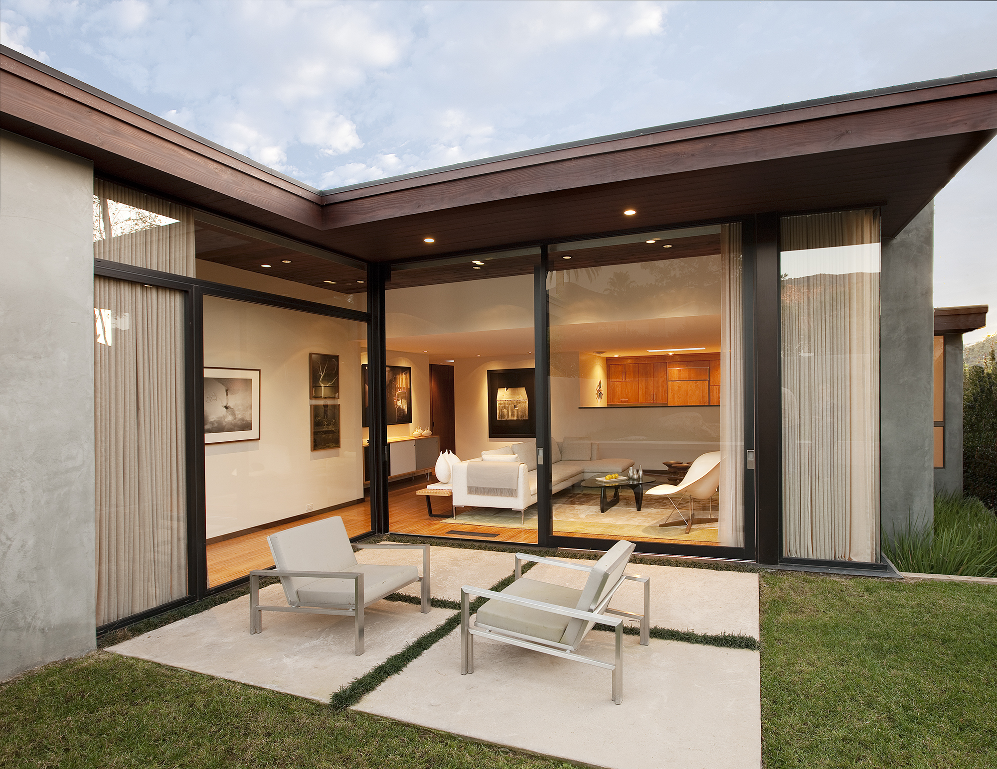 Floor to Ceiling Windows_web.jpg