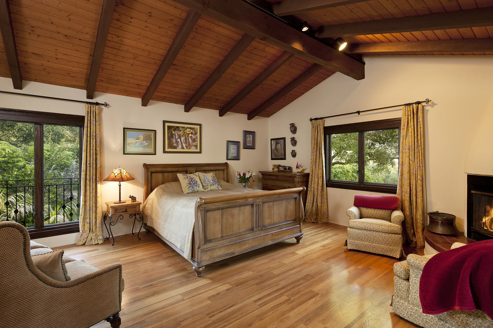 Master Bedroom_web.jpg