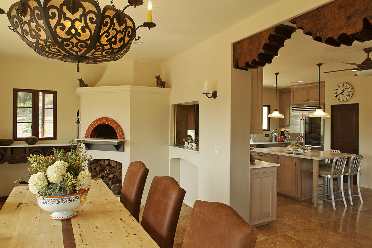 Dining Room with Pizza Oven.jpg