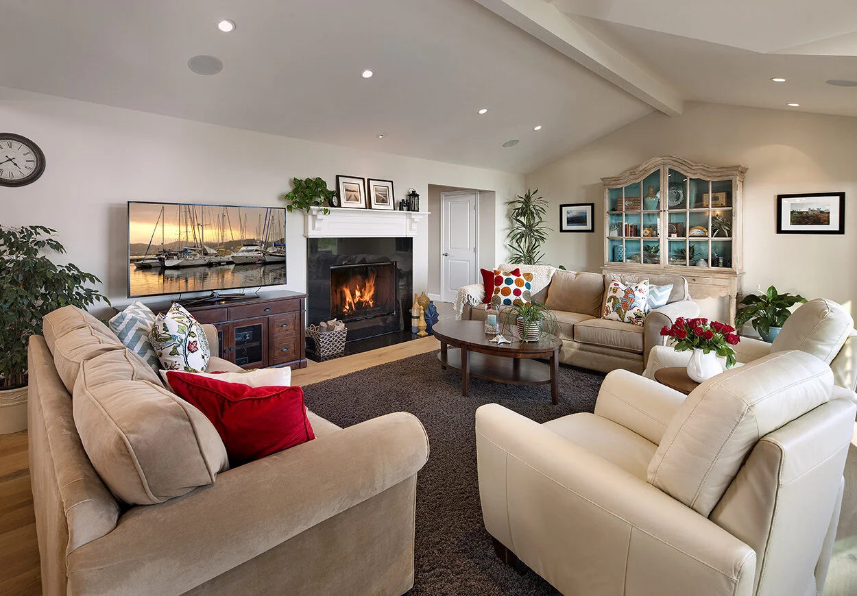 Living Room.jpg