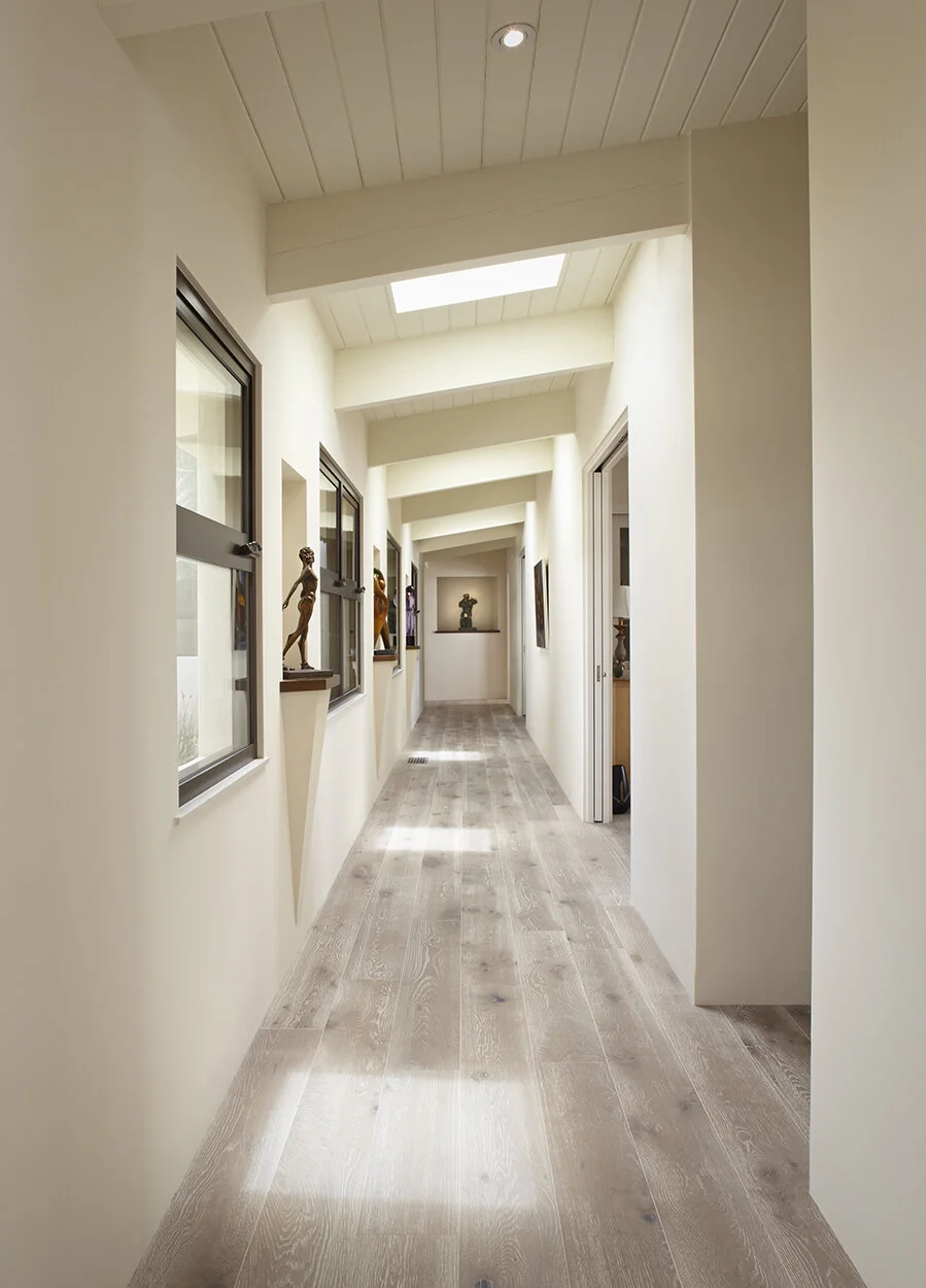 Hallway.jpg