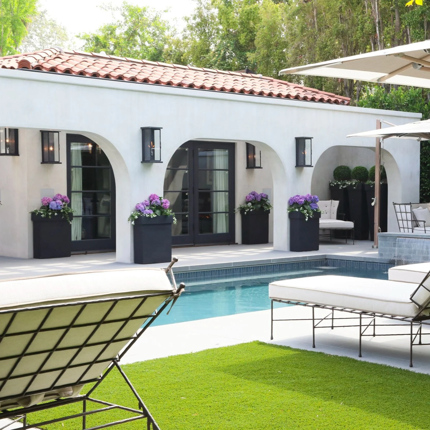 POOLSIDE OFFICE