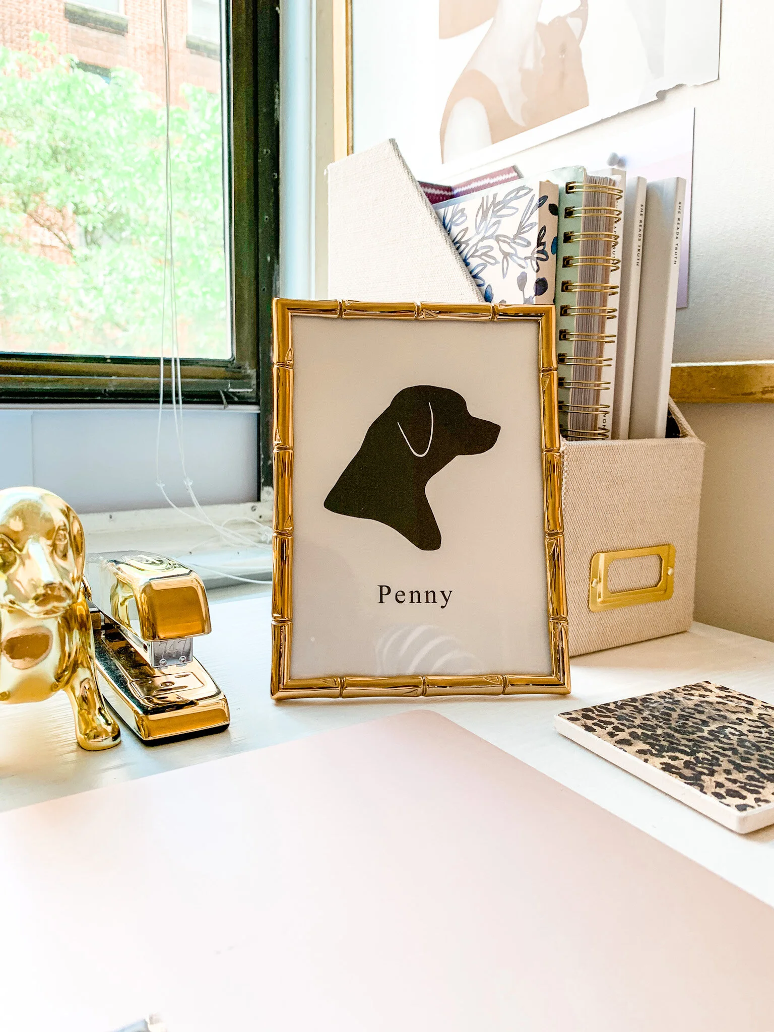 Silhouettes &amp; Cute Office Accessories