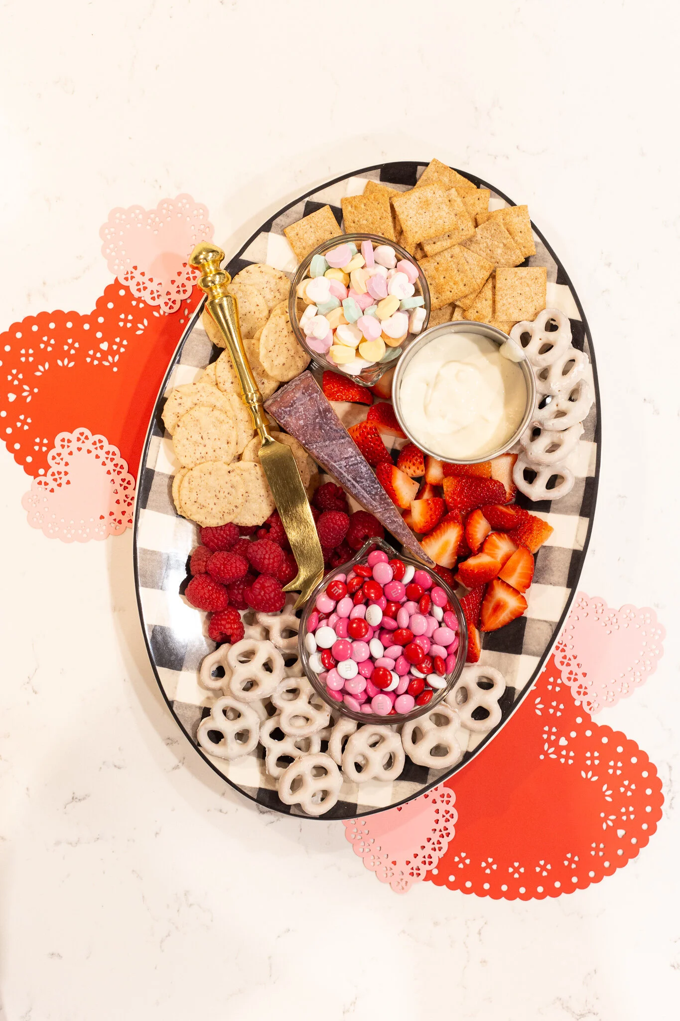 the amateur apron valentines snack board