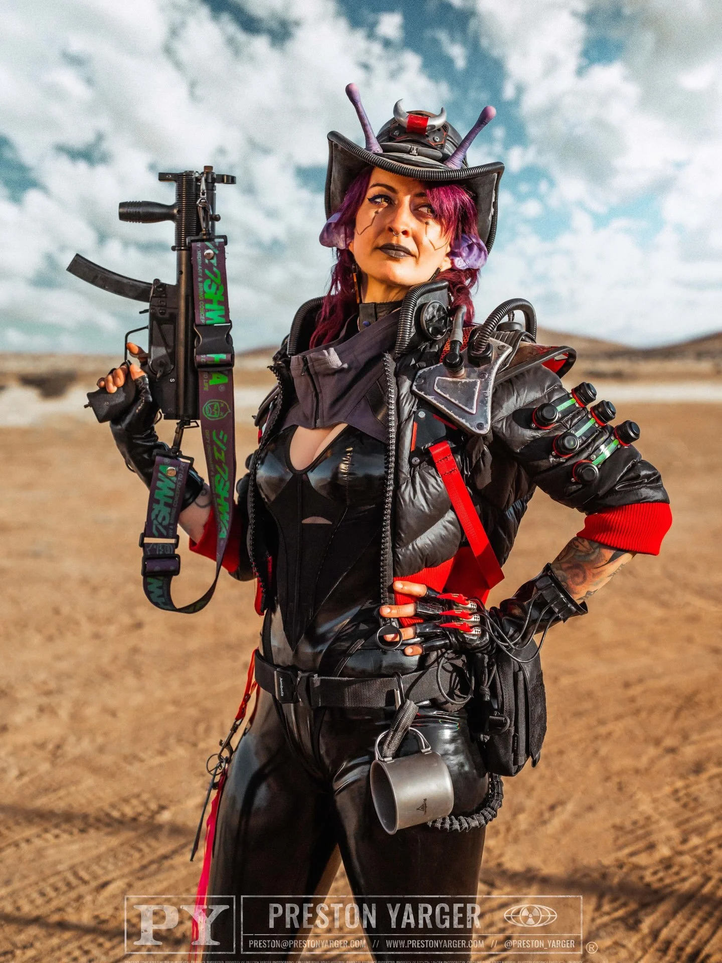 Something something howdy howdy yeehaw giddy up hootin hollerin shootin tootin-
.
#cyberpunk2077 #cosplay #neotropolis #cyberpunkedgerunners #cyberpunk