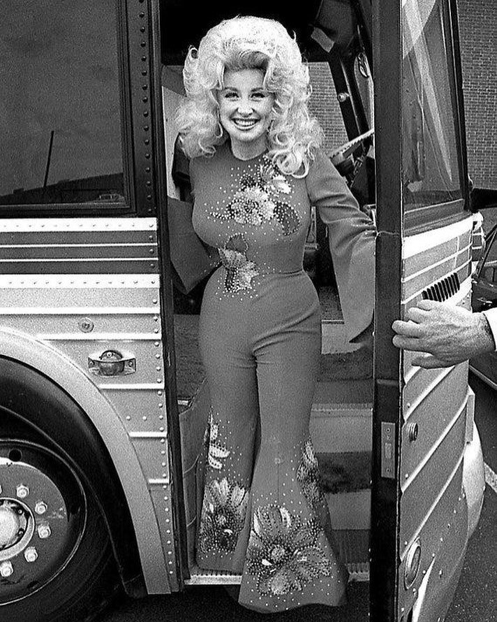 To the QUEEN of bell bottoms, Happy Bell Bottom Day 👏🏼🤍
