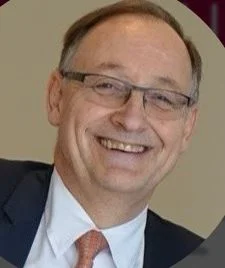 Loic Simon reviews Seven Stories on LinkedIn