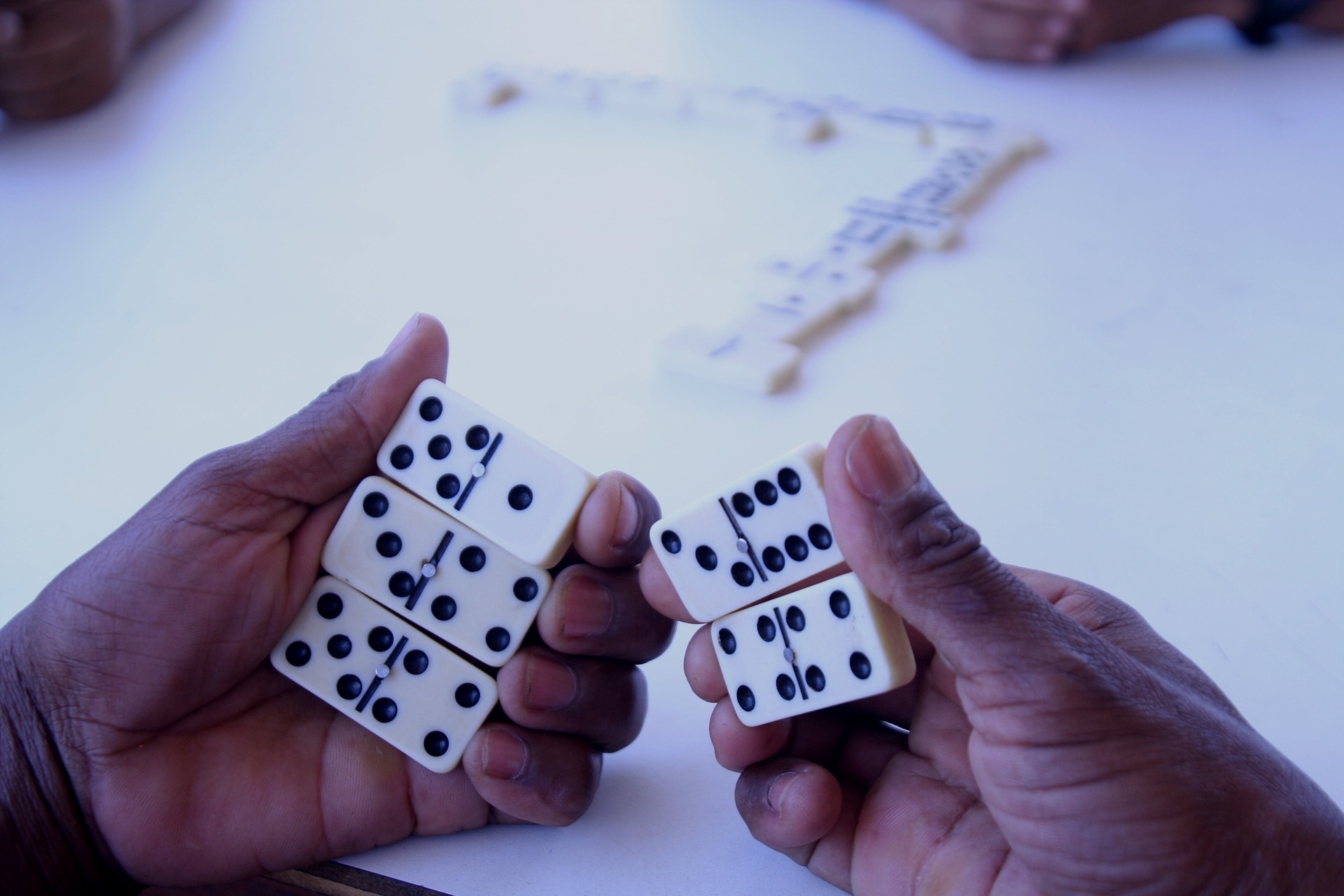 hand-453195_1920.jpg