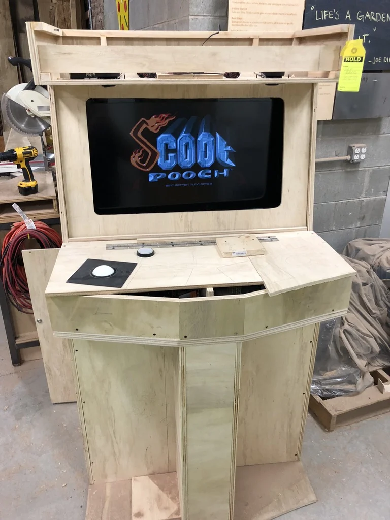 Screen installed, first rough hardware test