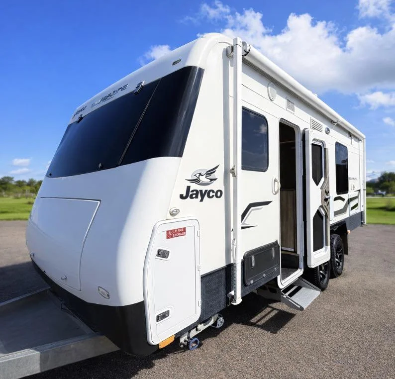 Stock #09 Jayco Silverline SLIDE OUT