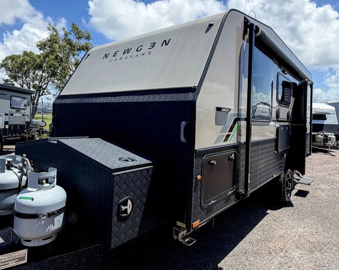Stock #19 2023 NewGen NG18R Caravan