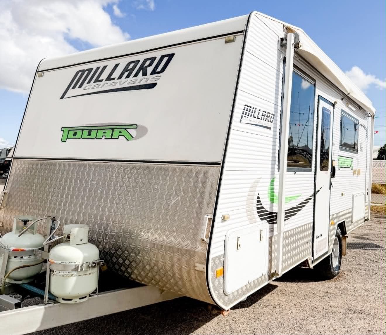 STOCK #42 2016 MILLARD TOURA
