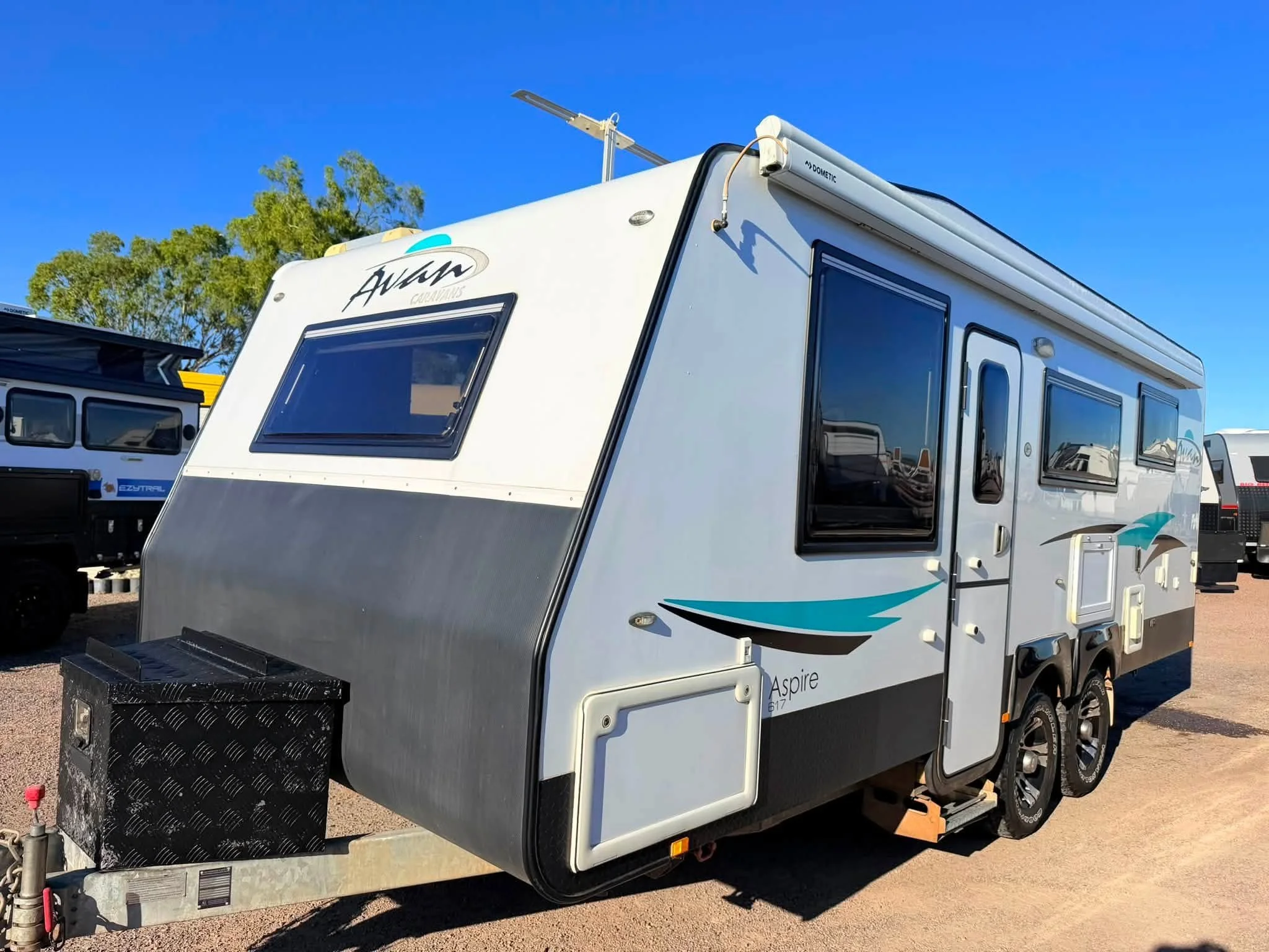 Stock #9 2016 AVAN ASPIRE 617 – 20’6” FAMILY CARAVAN