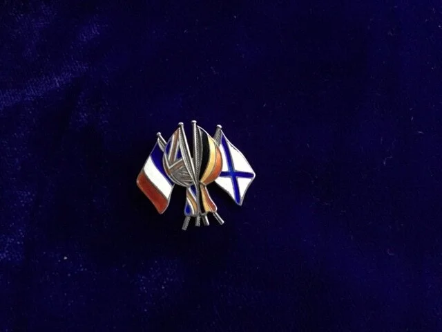 WW1 Patriotic Flags Brooch