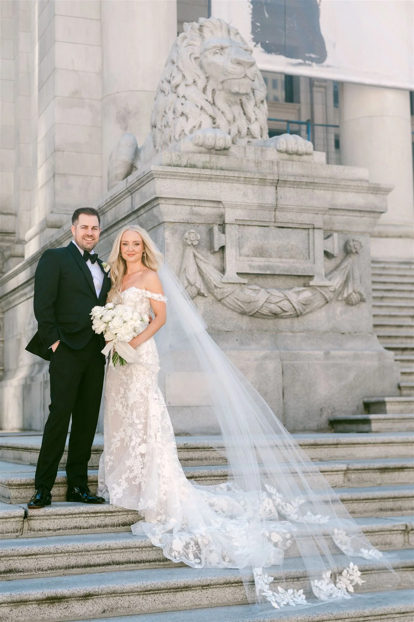 City Chic Wedding at The Vancouver Club