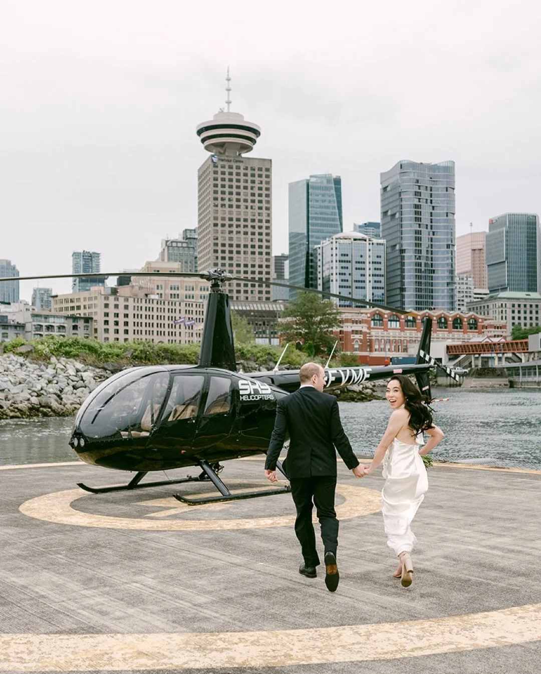 Why take a limo to your reception, when you can take a helicopter!! 🚁