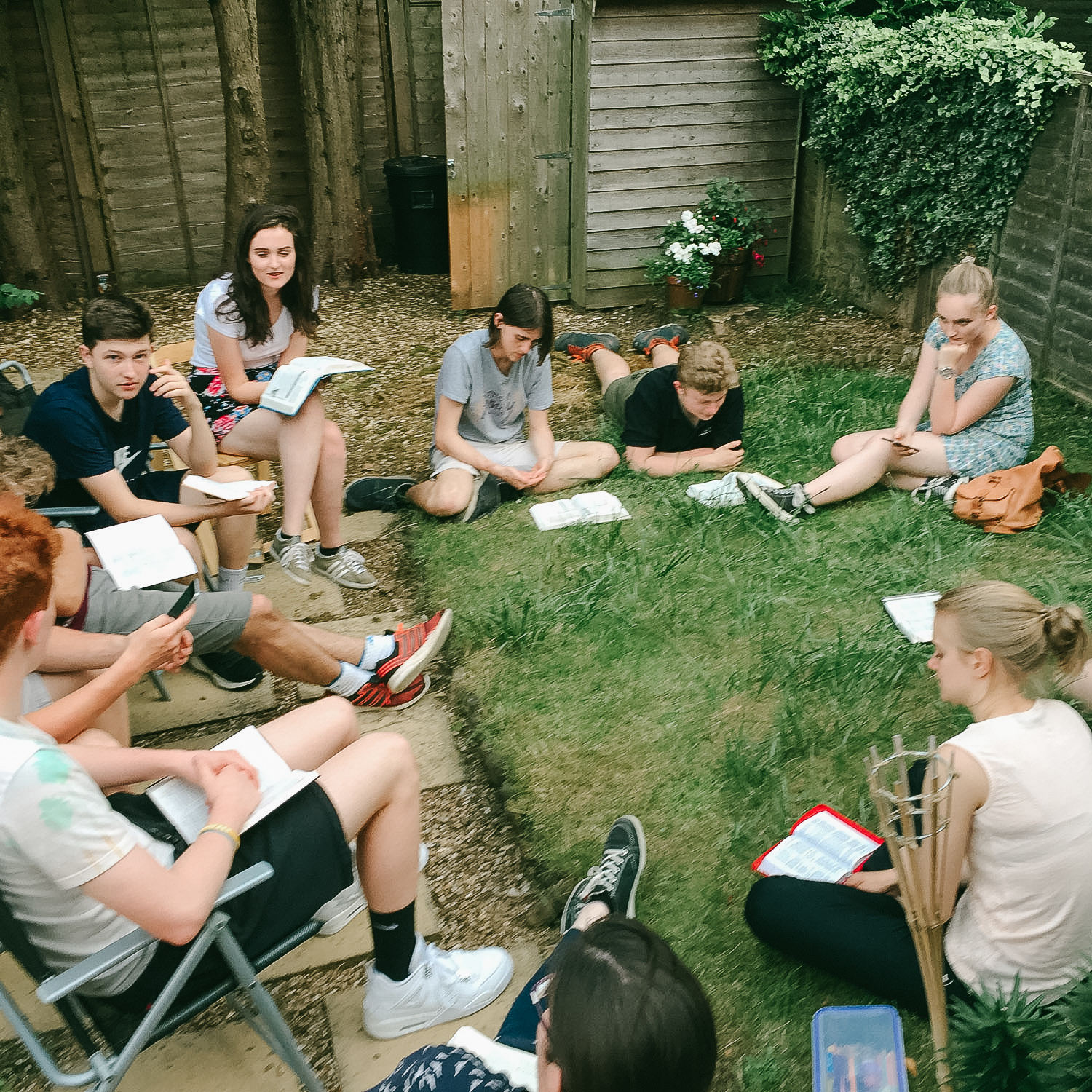 st-johns-harborne-youth-small-groups2-web.jpg