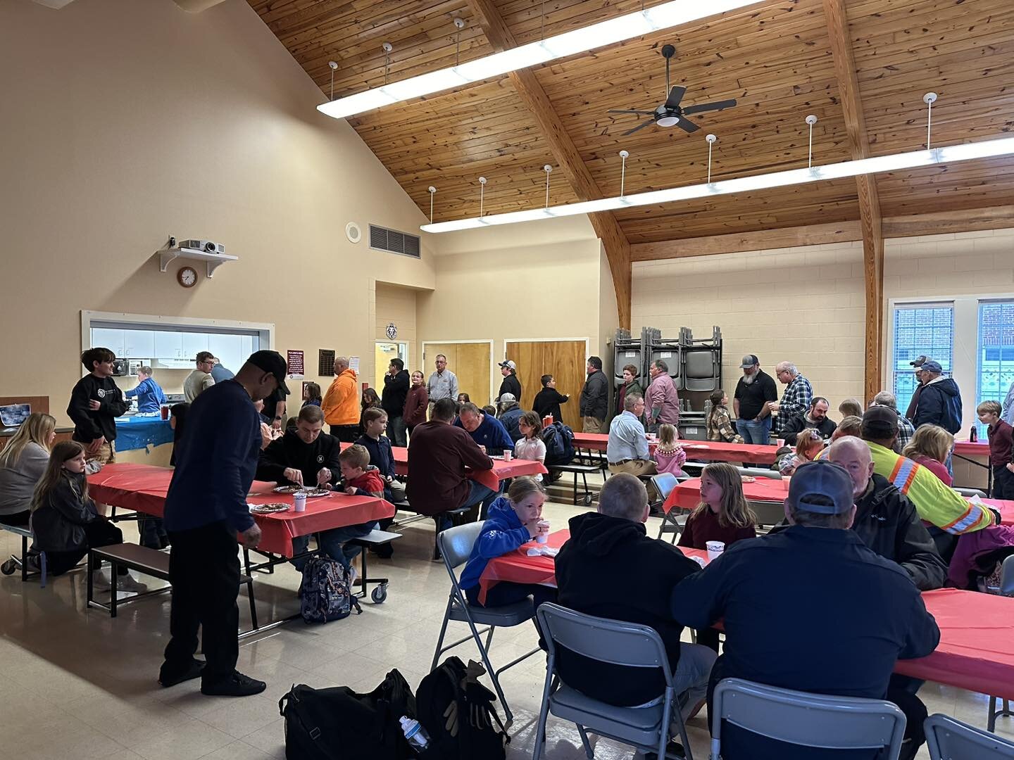 Pancakes with pops had an amazing turn out! 🍳🥞 This special occasion was a fantastic opportunity for fathers and grandfathers to have breakfast with their students before the work and school day began. They kicked off the day with good food, smiles