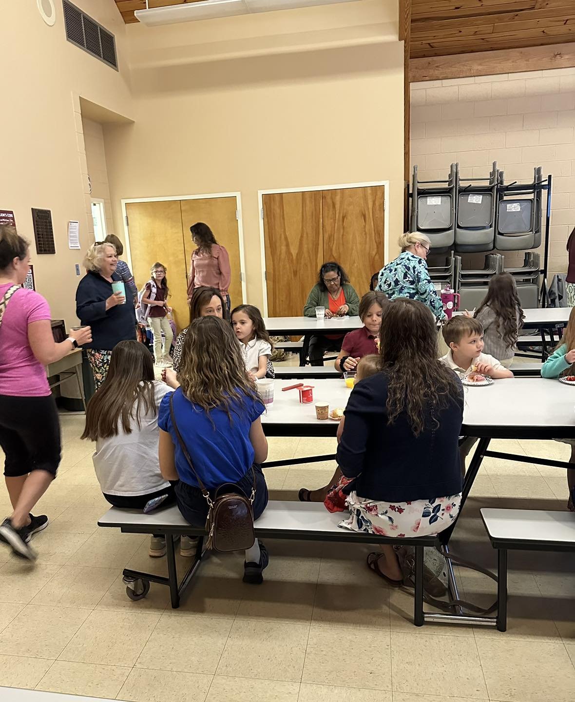 Muffins with Mum was such a fun event! It was wonderful for all the mothers and grandmothers to be able to enjoy breakfast with their students before heading to school and work. 🌸☀️ #fca #school #mom #grandma #mum #muffins