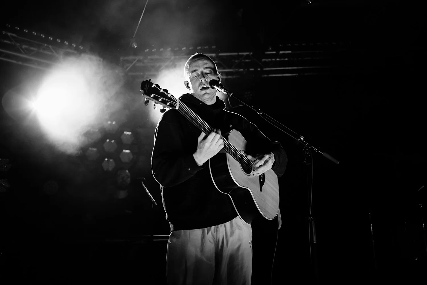 SATURDAY _dermot kennedy, saturday_DANIELALEXANDERHARRIS_L1002440.jpg