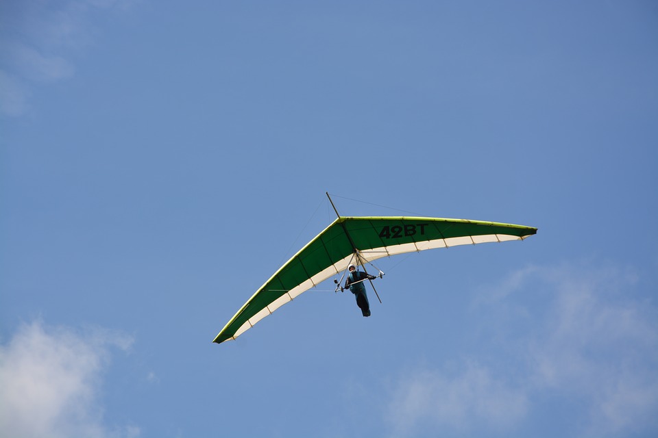 hang gliding.jpg