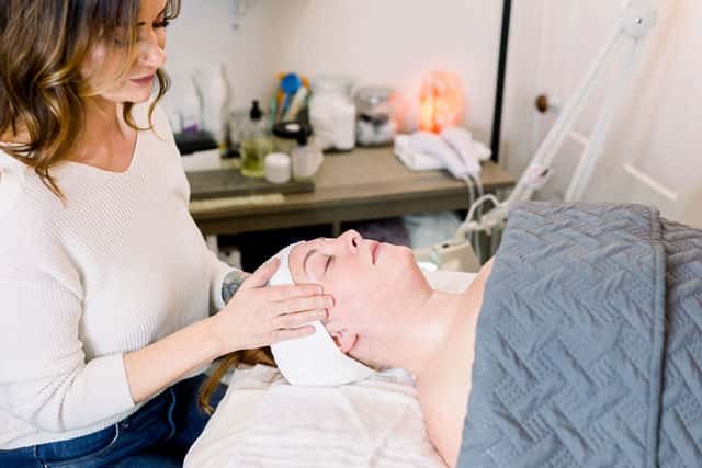 Facials+and+Skin+Treatment+Services.jpg