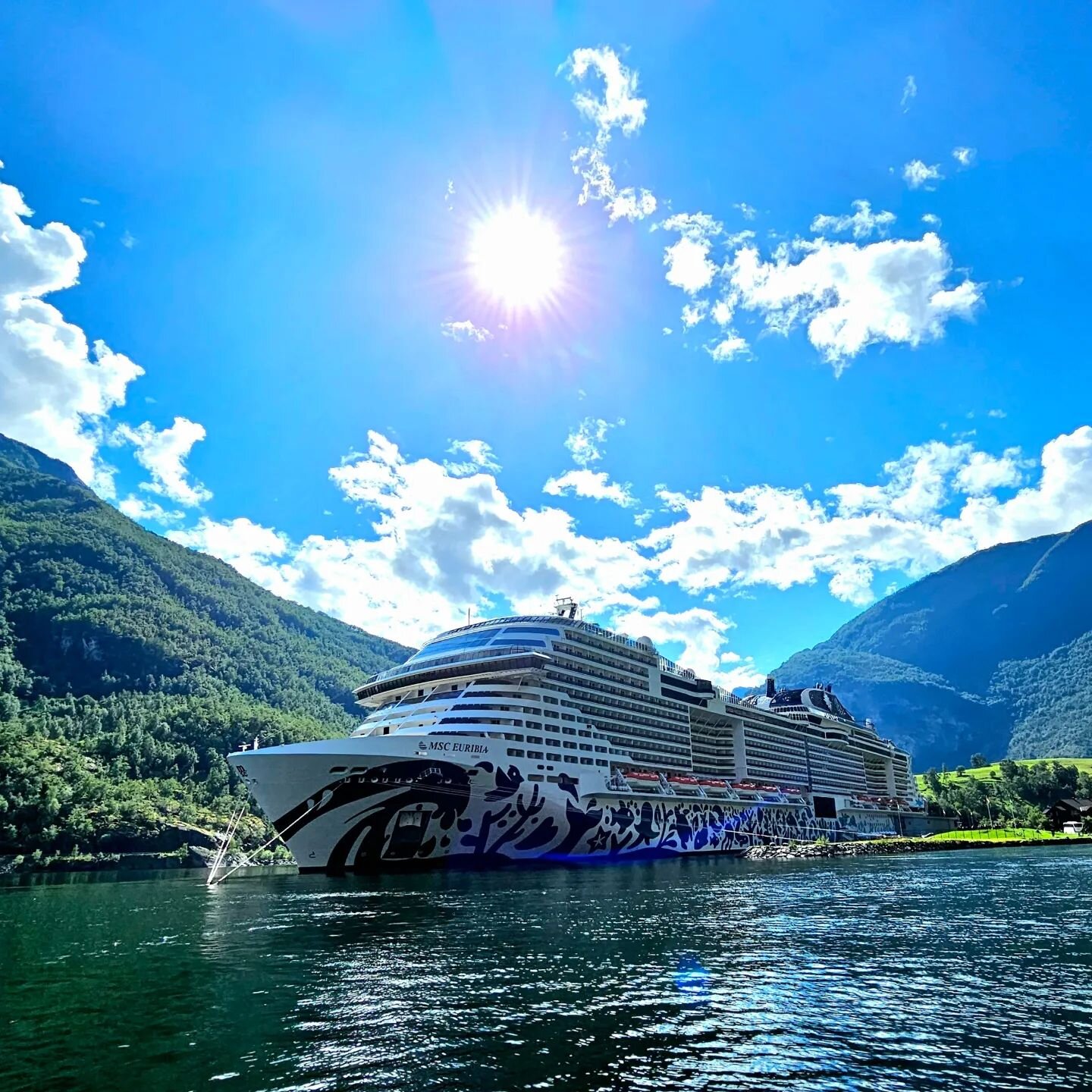 MSC Euribia in Fl&aring;m&hearts;️

Did you know that MSC Euribia is nominated to the @seatradecruise awards as the sustainable initiative of the year?

#savetheseas

#cruise #flamport #flamcruiseport #nature #sustainableawards #seatrade #nature #wor