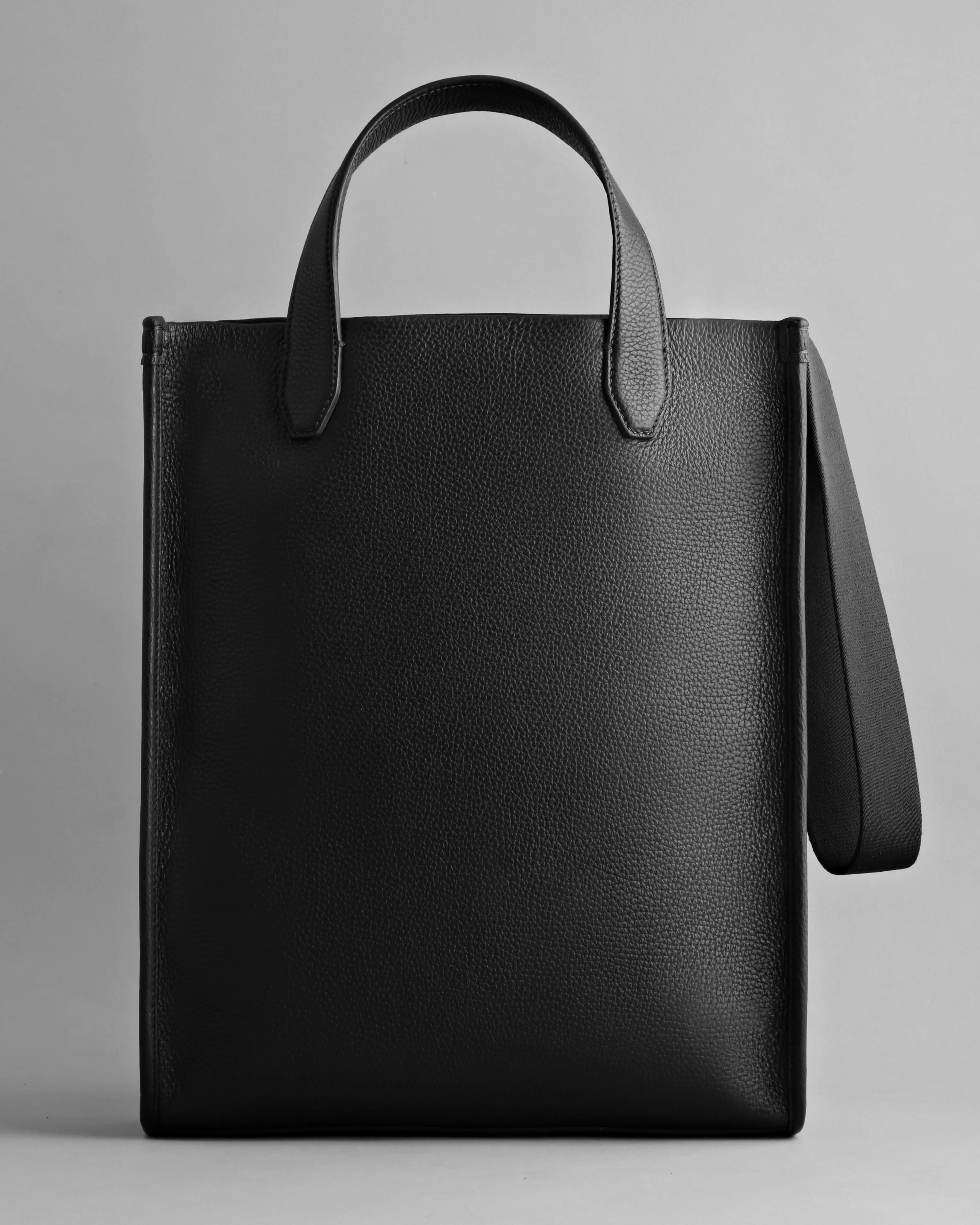 01-black-seagram_BW.jpg