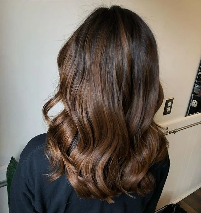 Barely there
🍫
.
.
.
.
.
.
.
.
.
.
#BeautyByMonserratRW #Balayage #Foilayage #Babylights #Highlights #AnnArborHairstylist #AnnArborStylist #AnnArborHair #BalayageAnnArbor #AnnArborBalayage #AnnArbor #Wella #WellaColor #ShadesEQ #Redken #BehindTheCh