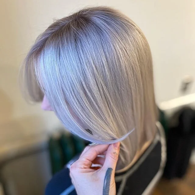 Good morning! ✨
.
.
.
.
.
.
.
.
.
.
.
.
.
.
#BeautyByMonserratRW #Balayage #Foilayage #Babylights #Highlights #AnnArborHairstylist #AnnArborStylist #AnnArborHair #BalayageAnnArbor #AnnArborBalayage #AnnArbor #Wella #WellaColor #ShadesEQ #Redken #Beh