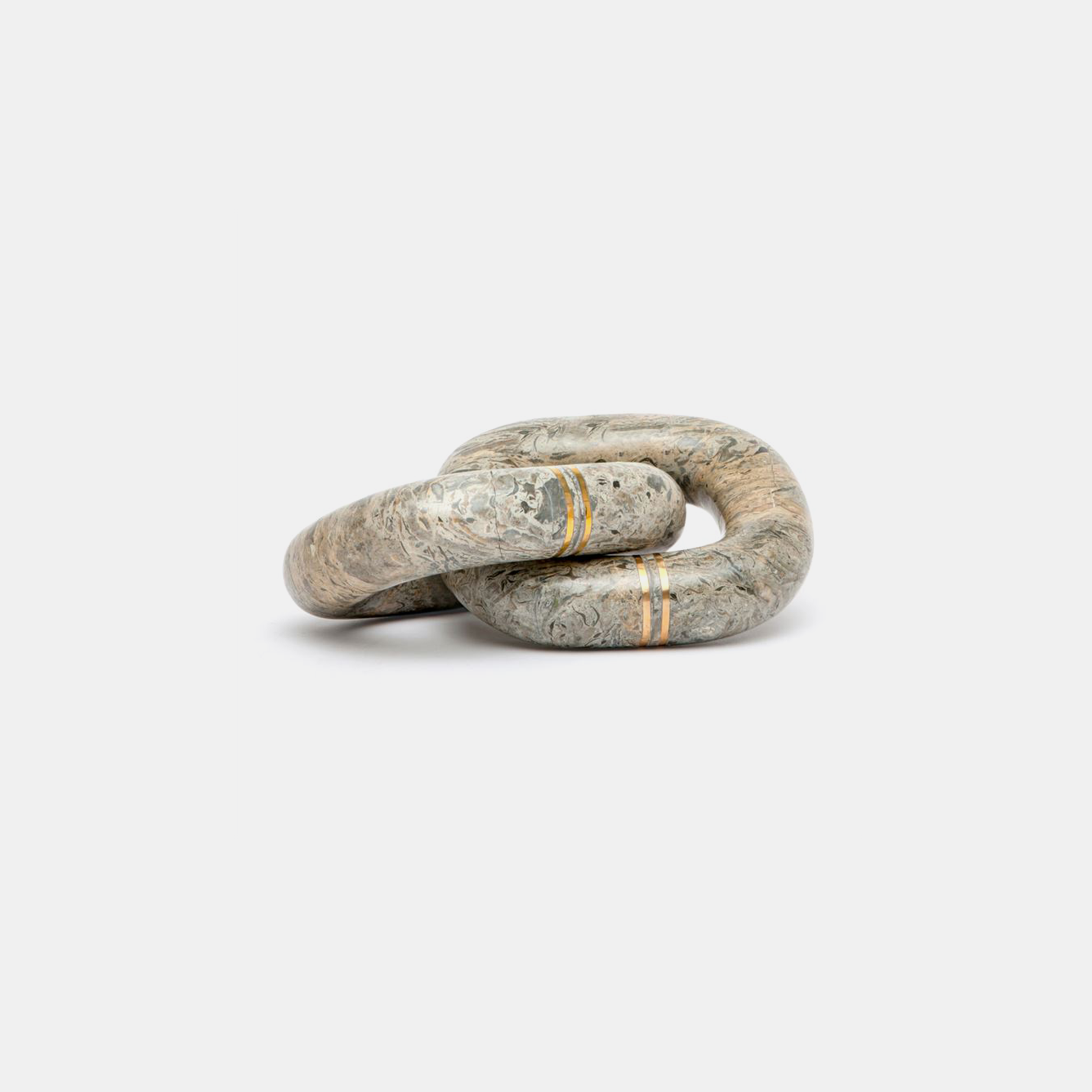 Kelton Chain 10"L X 6"W X 2"H Available in gray (shown), natural, snake, and white. SKU2838MGS