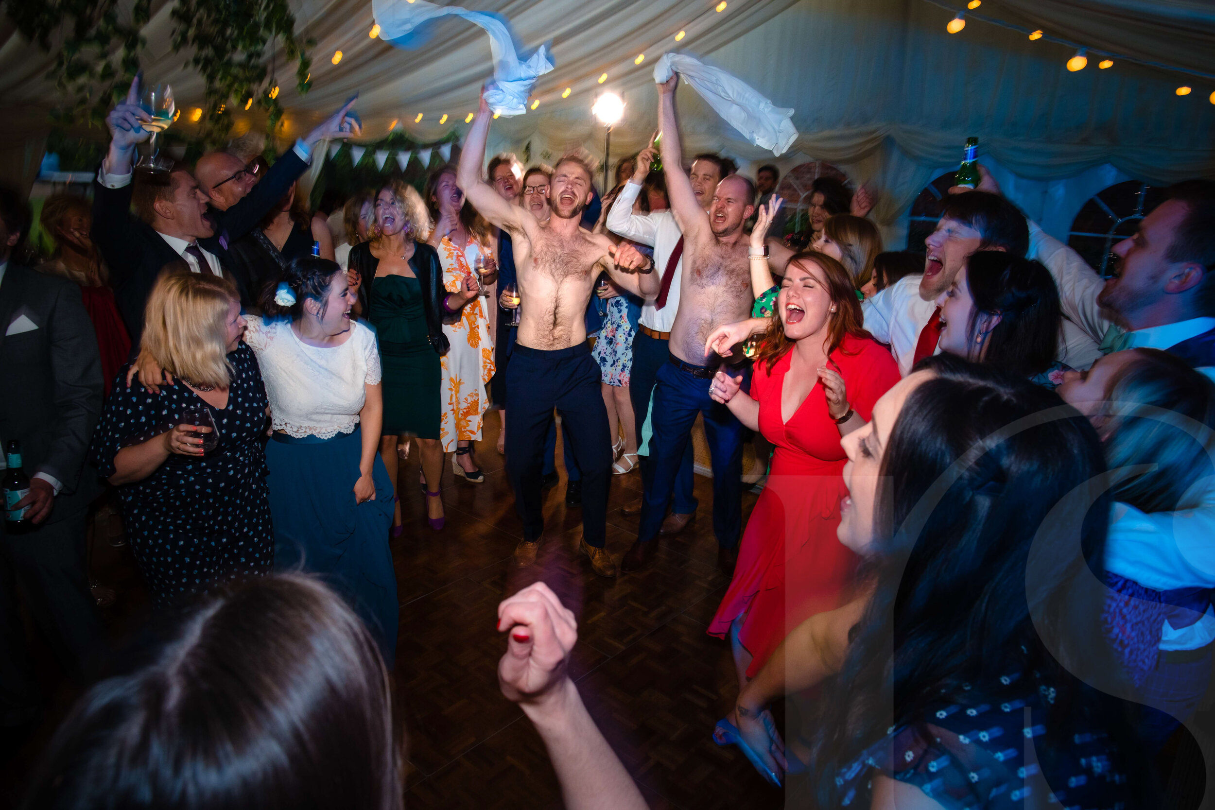 marquee-wiltshire-wedding-photographer-1.jpg