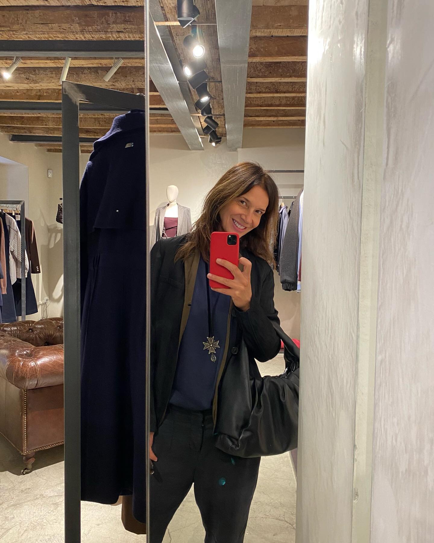 CI SIAMO 🤍
Special Design by Monica Gasperini da CLANUPSTAIRS  @clanupstairs Vicolo Fiori 2 MILANO 
Thank you ❤️@sarahspaak77 🔝🔝🔝
&bull;
&bull;
#MonicaGasperini #monicagasperiniarchitect #monicagasperinidesigner #monicagasperinilovers #newproject