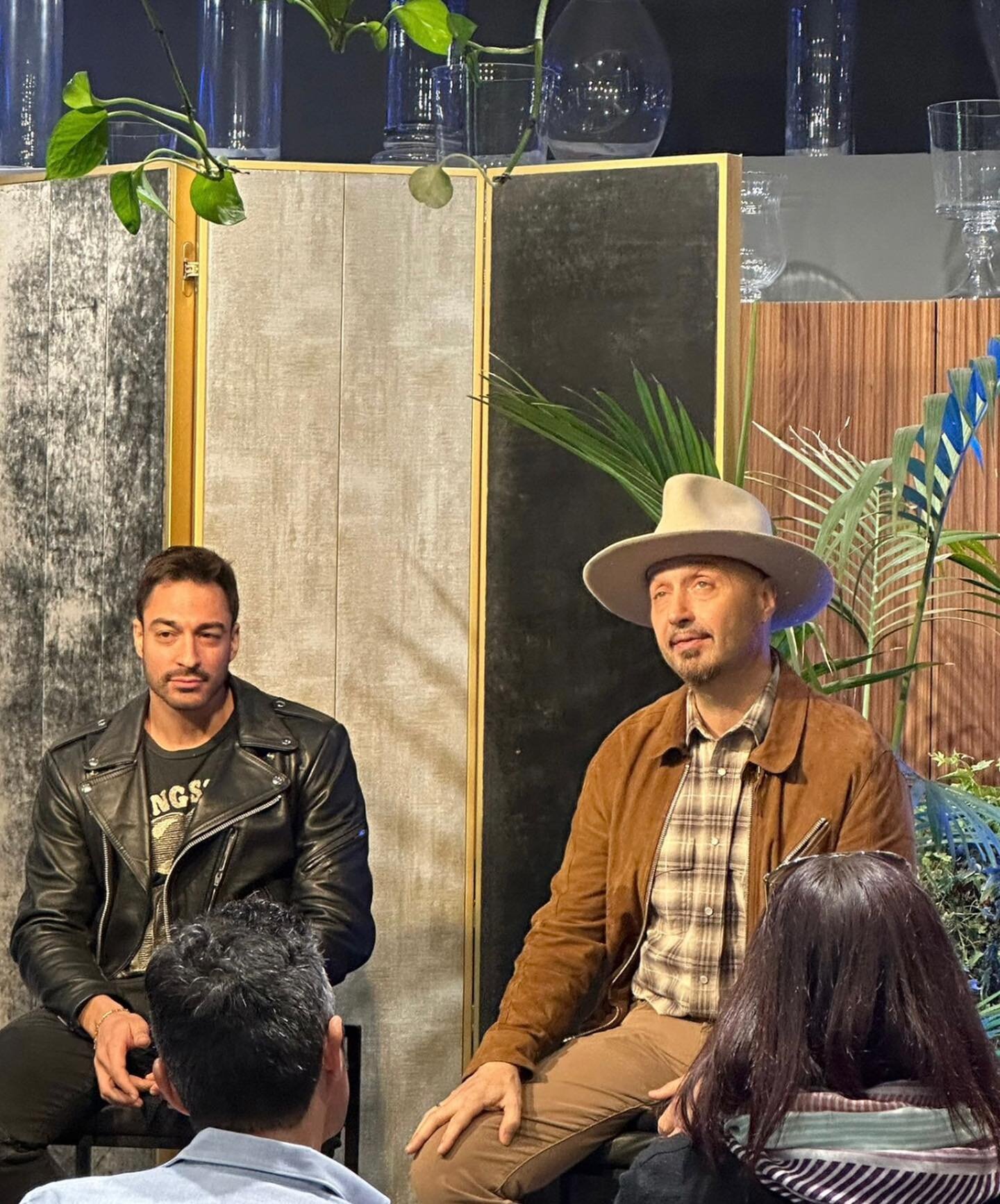 PECHINO EXPRESS 2023  @pechinoexpress 

S4 SCREEN by Monica Gasperini 🤩🤩🤩

Per la scenografia della Conferenza Stampa @skyitalia dei vincitori Joe Bastianich @jbastianich e Andrea Belfiore @andreabelfiore 
nella Splendida cornice del Bosco Vertica