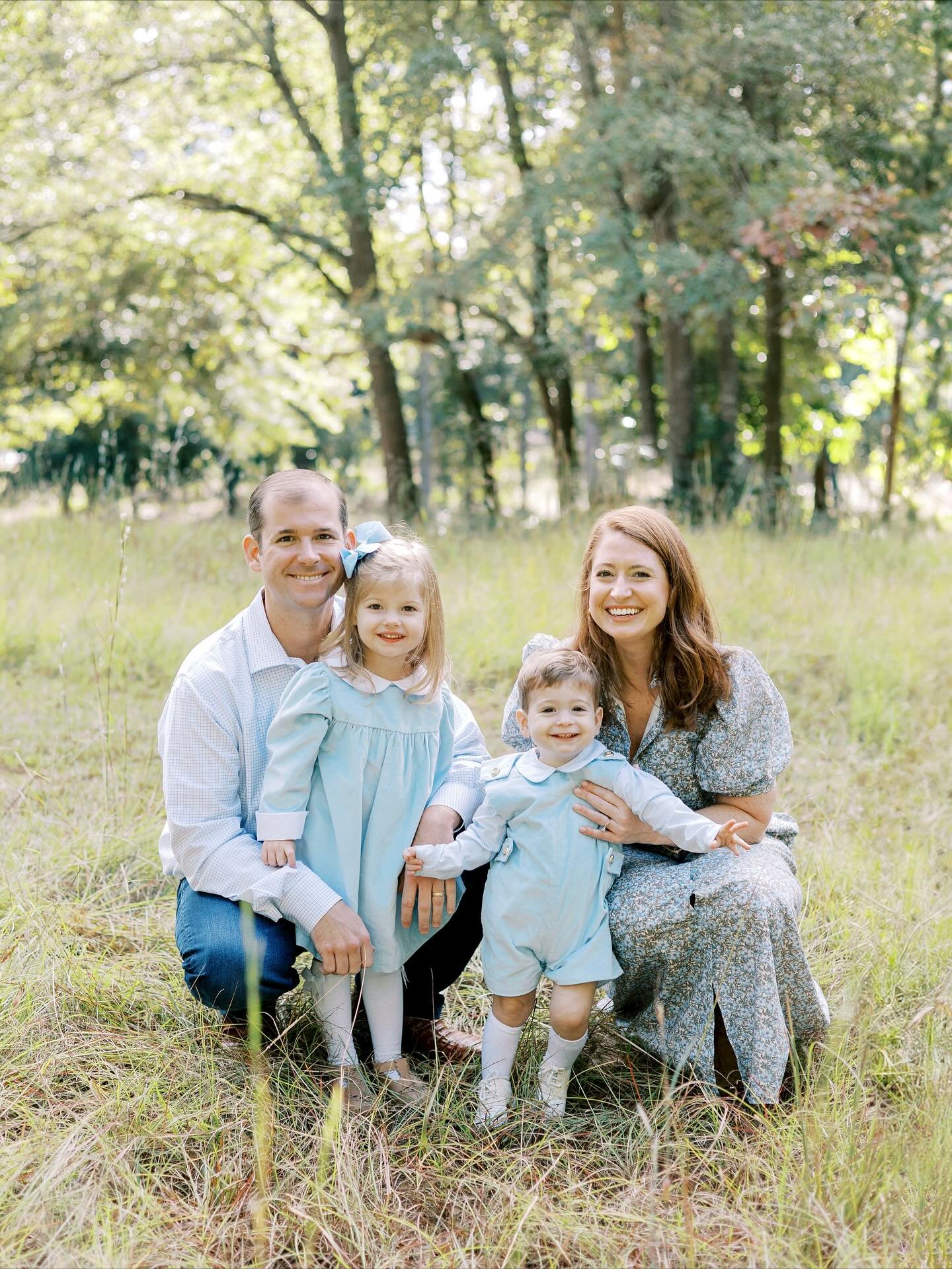 Fall is a crazy busy time of year but man is it the best. Mini sessions this past weekend were so sweet and we get to do them a couple more times before this busy season ends! So grateful for such wonderful families who trust me to document them year
