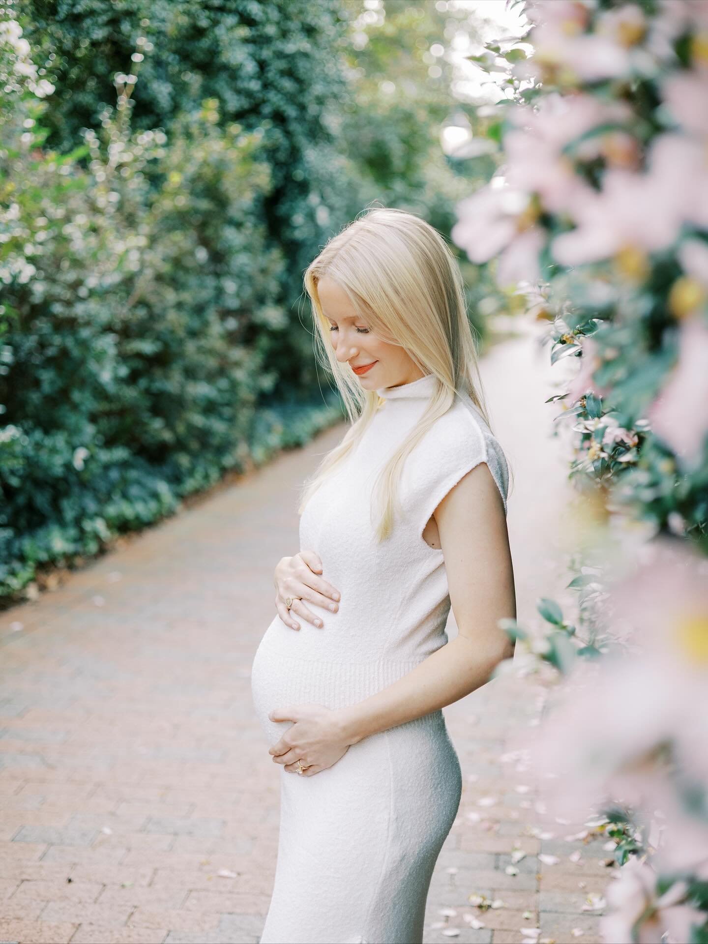 The skies were so cloudy &amp; even had a chance of rain as I was driving to this session and then right as I pulled up, the skies opened up and the sun started shining through. ☀️ We ended up with the perfect fall weather for this sweet session &amp