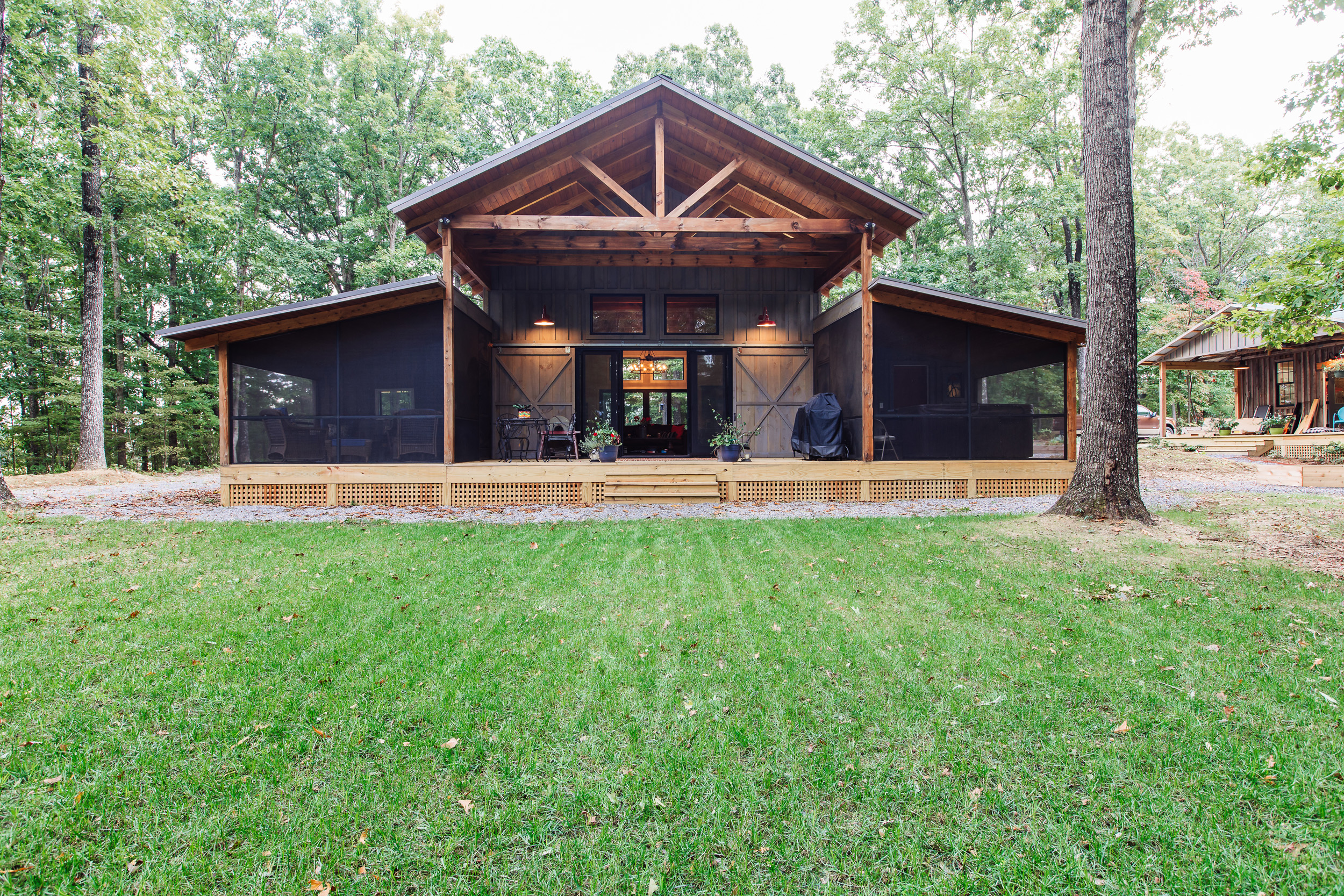 5_wood_trusses_barn_open.jpg