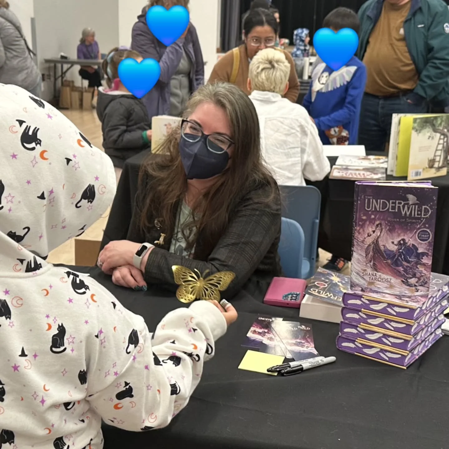 I had the most wonderful time meeting readers of all ages at the @bigfootkidsbookfest today! So many smiles, so many happy book friends finding new stories to fall in love with. This is why we create books, to spread joy &amp; hope, to promote kindne