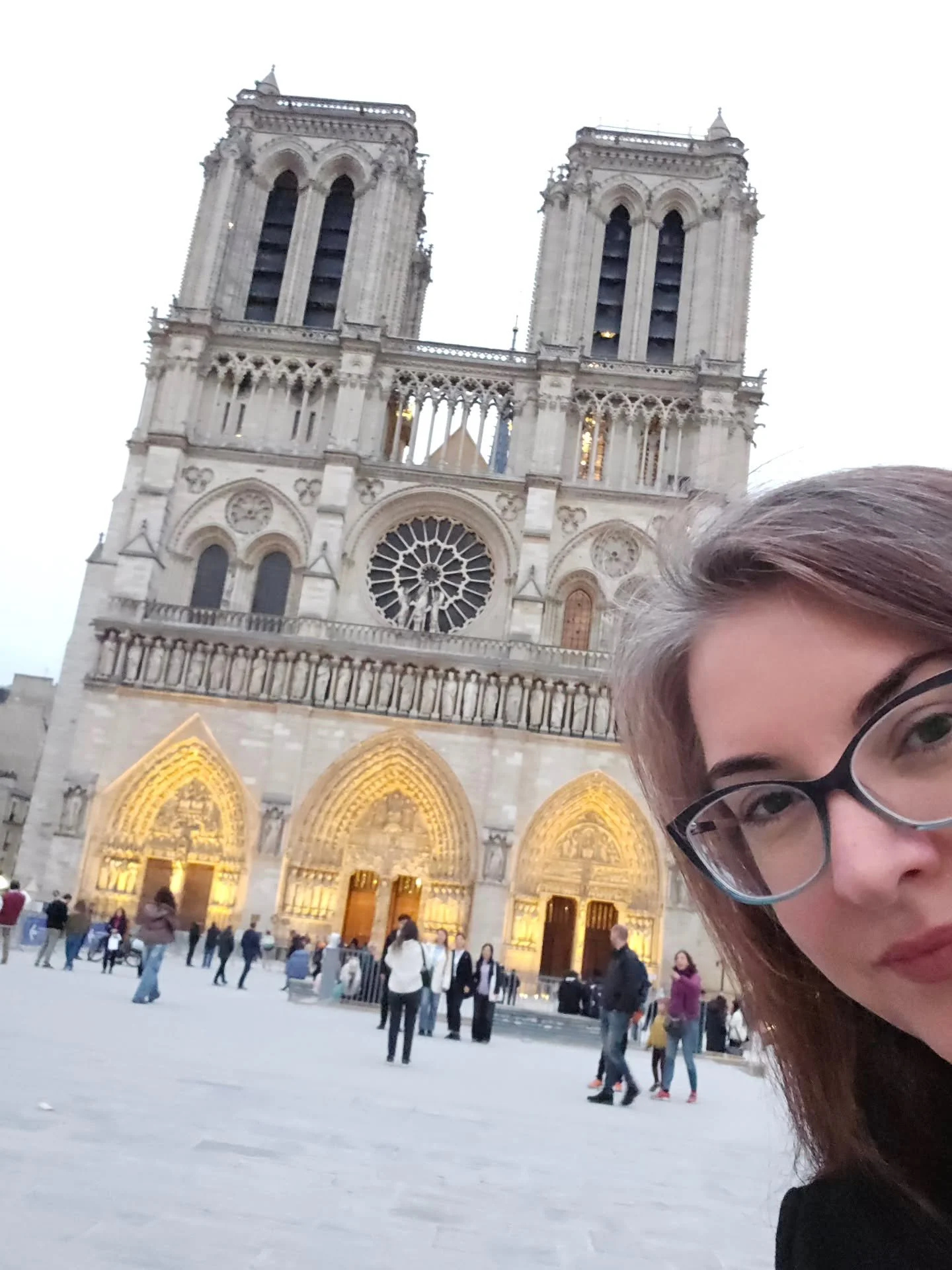 First night in Paris! Took a walk to see Notre Dame Cathedral 💙