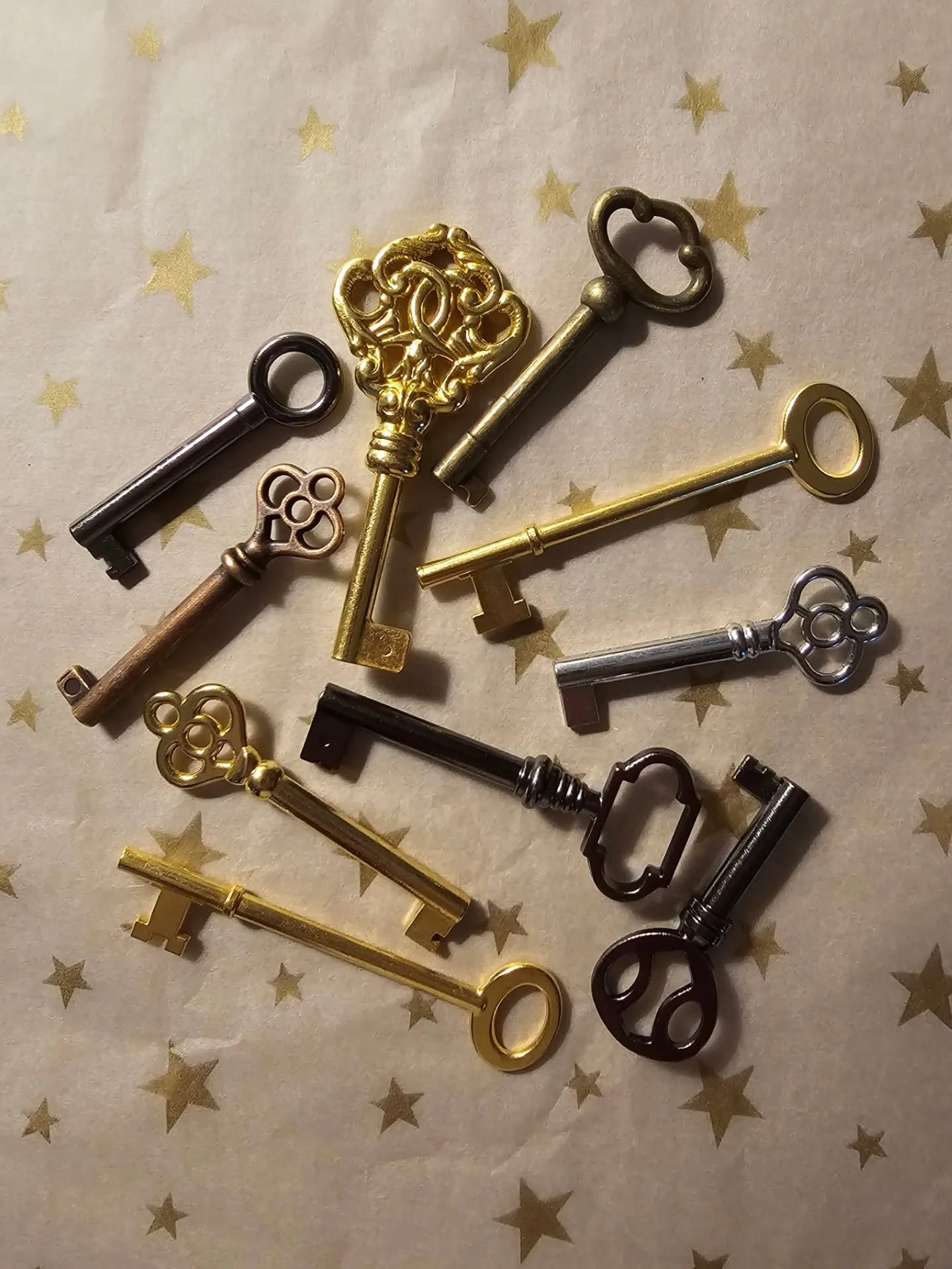 Only a handful of days remain to claim one of these keys! 🗝

THE UNDERWILD: Relic of Thieves will be on shelves soon! Keys play an important role in this story, and this is your chance to have a special key of your own (although these keys are not r