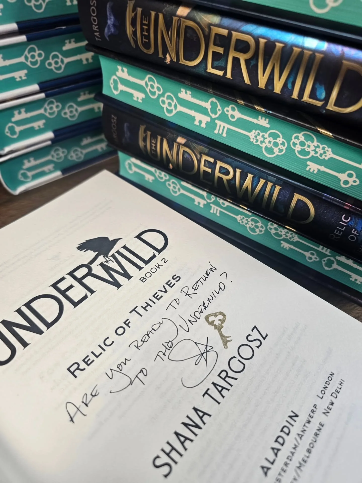 Relic of Thieves has been out in the world for a week ✨️

Knowing this book is already finding readers who need stories of hope, found family, and finding courage means more than words can express. Thank you to everyone who preordered, boosted, and s