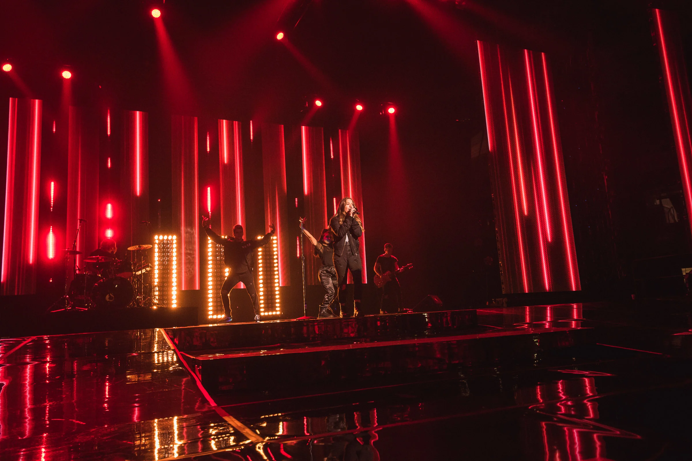  Mackenzie Ziegler:  Nothing On Us    concept design  