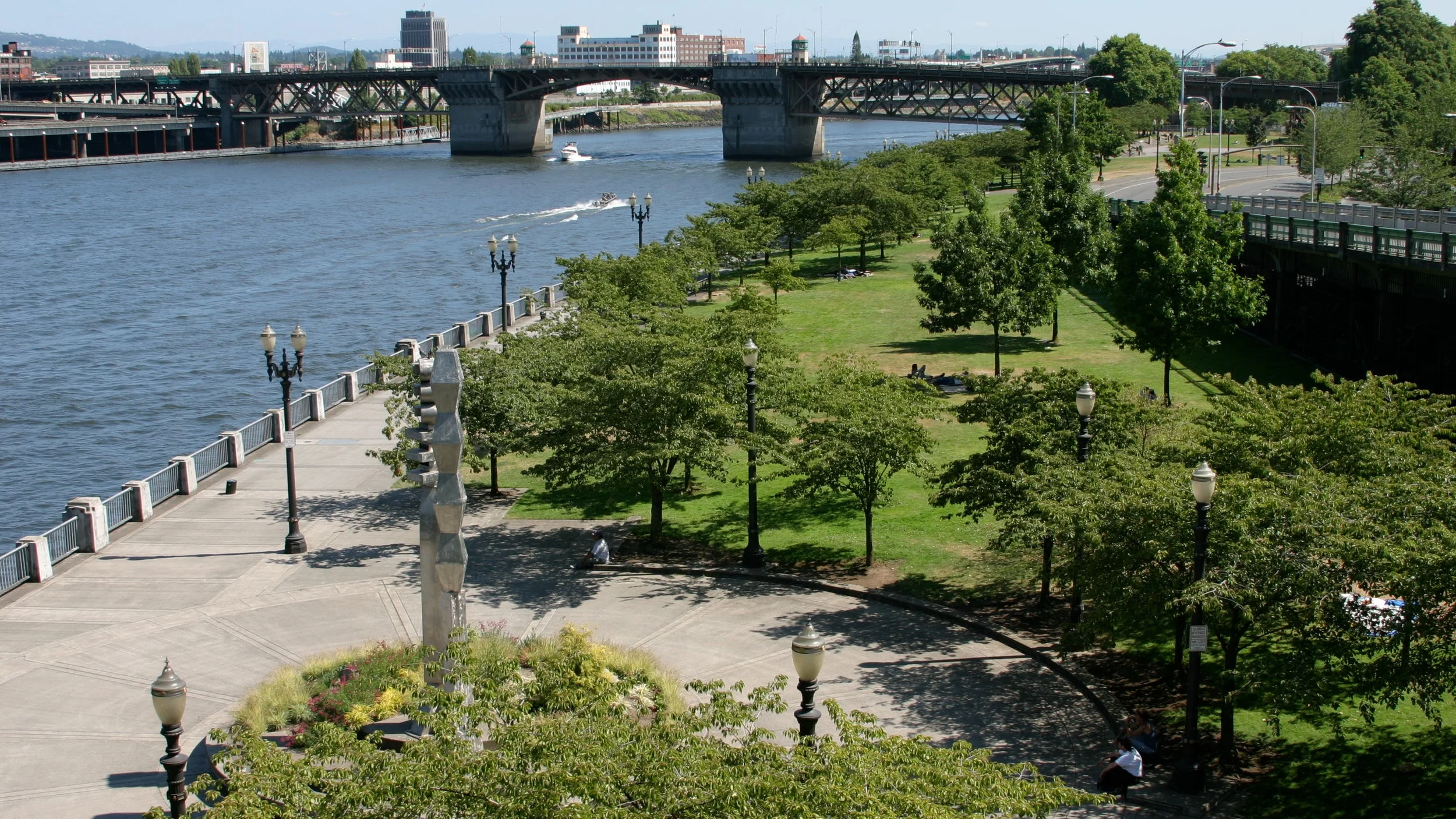 ( 1 ) Tom McCall Waterfront Park c. 2018 (Portland, OR)