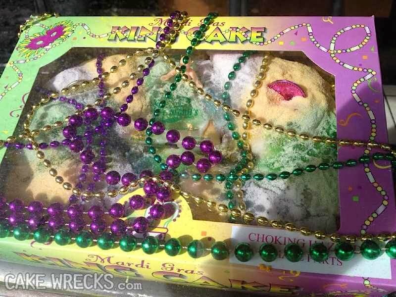 naomisie.ow.kingcake.jpg